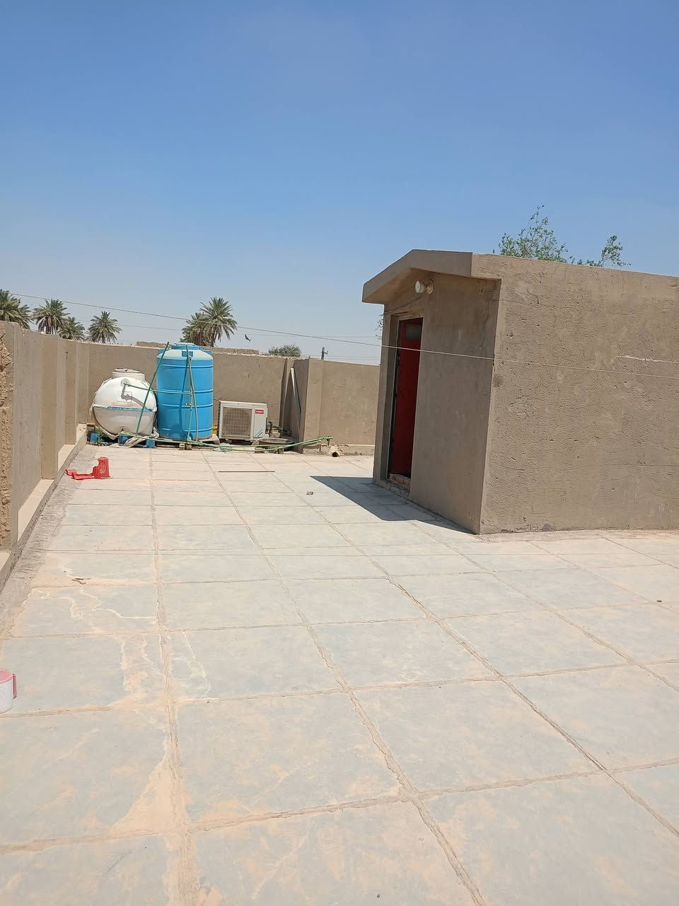 السلام عليكم بيت للبيع الامين / السده/  بالقديمه
بيت طابو صرف مساحه 212م جبهه 12 ونزال 18البيت يحتوي على كراجين أستقبال مع هول و5 غرف نوم  مطبخ وصحيات عدد 3  و. وحده خارجيه 

وسطح كبير البيت نظيف جدا 

تواصل وياي وازودك بمقطع فديو للبيت مع شرح كامل بالفديو***********  بي واتساب او اتصل( اعتذر من اي تعليق او ماسنجر) ما ارد التواصل عن طريق الواتس او تتصل ع الرقم
