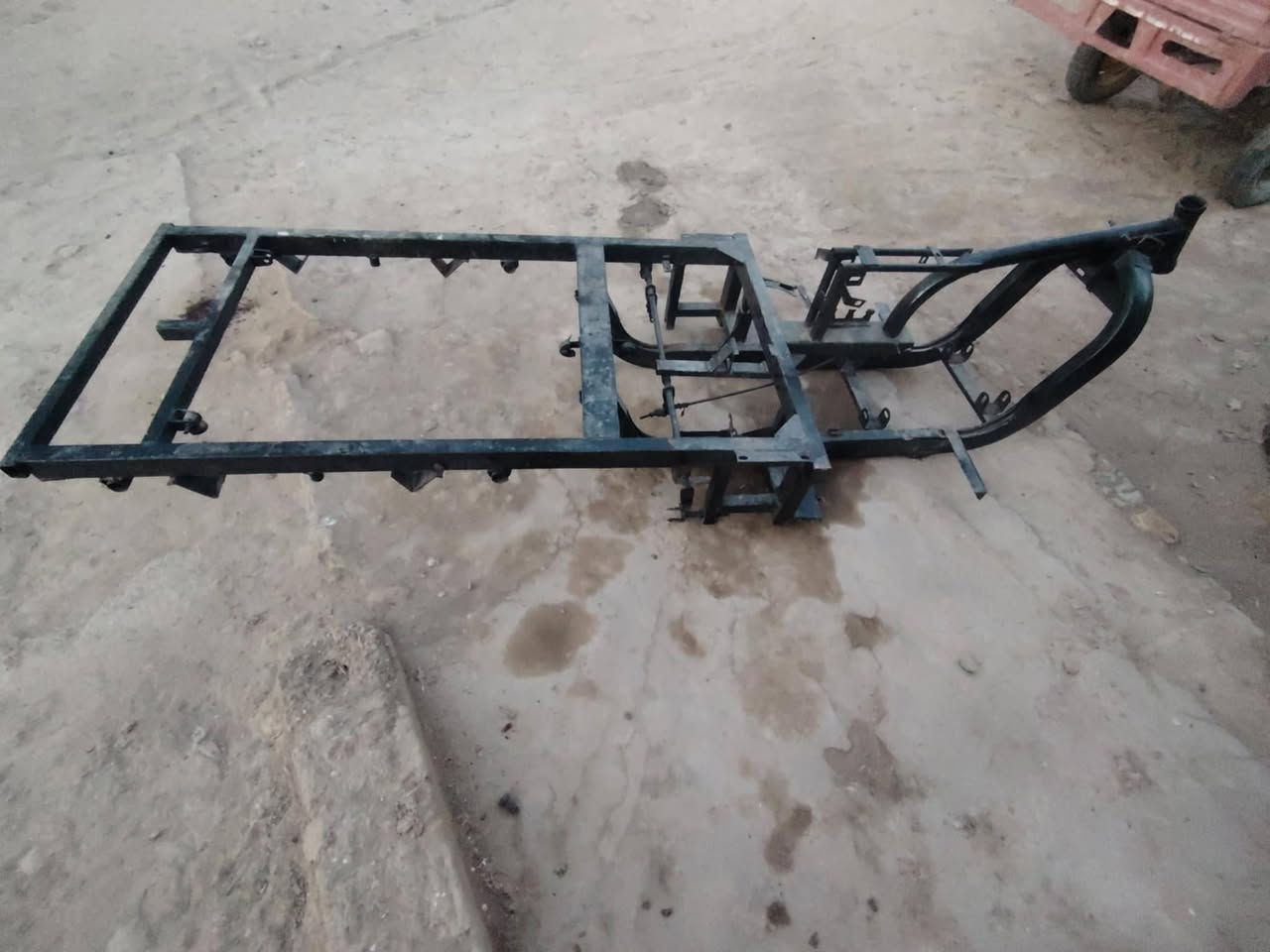 شاصيه سلطان لبيع بدون أوراق مكفول عشائرين سعره ١٧٠ وبيه مجال***********
