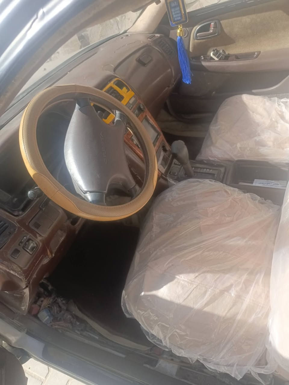 سلام عليكم كرسته البيع مكينه اوكير نضيفة موديل 1995 بيها ربع الوراه مبدل وبيها ضربه  السياره رقم نكليزي وبسمي السياره لسعر 42 وبيها مجال حق لجاي وهذا رقمي *********** السياره بنجف كوفه
