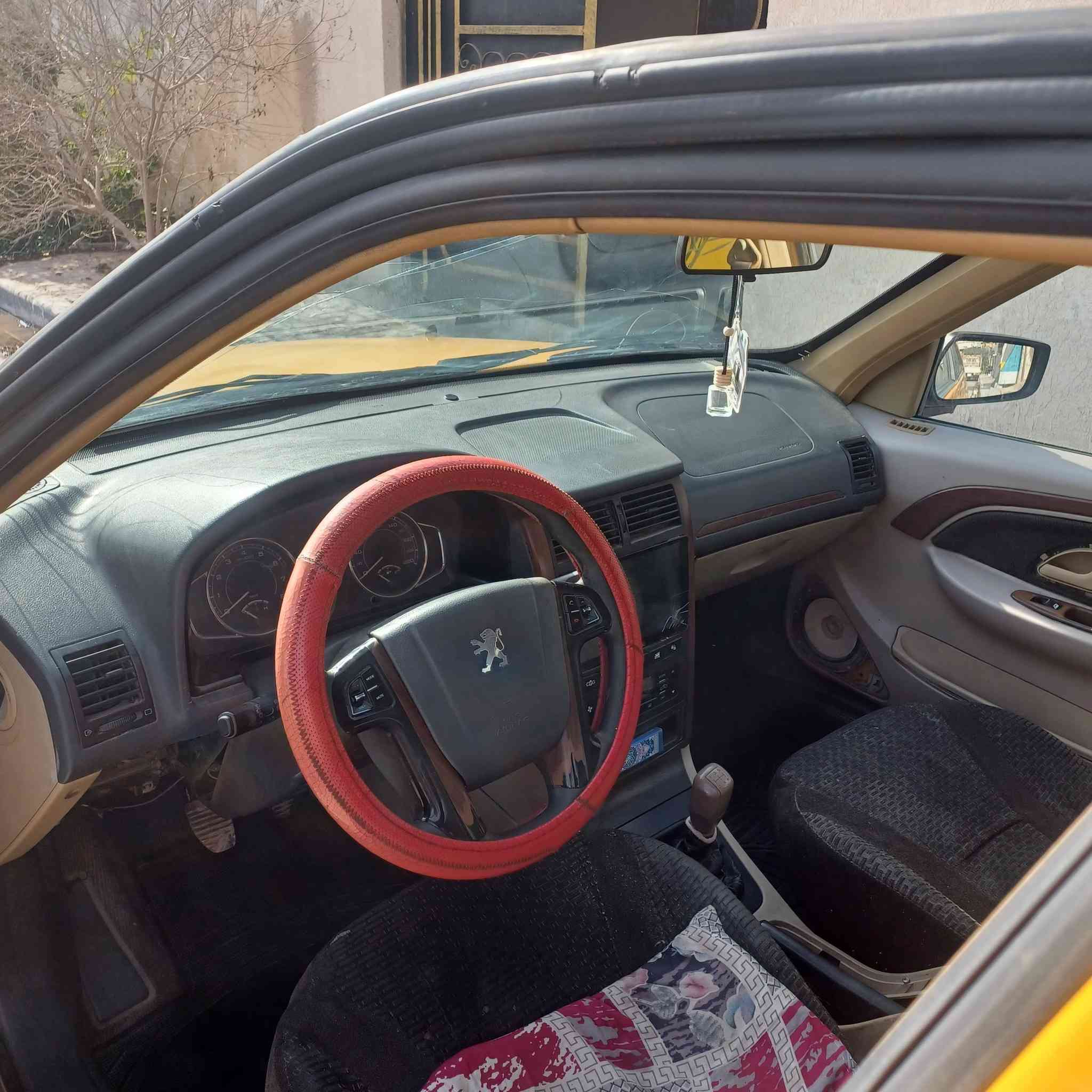 بيجو بارس مديل 18سياره حلو بدي شوف لعين مكينهةبيها بخار سعر ٣٥ سياره عليها غرمات ٤ ورقات تنزل من سعرها وراعيها ريد تحويل ول سعر بي مجال وهاذ رقمي *********** مكاني البصره القبله
