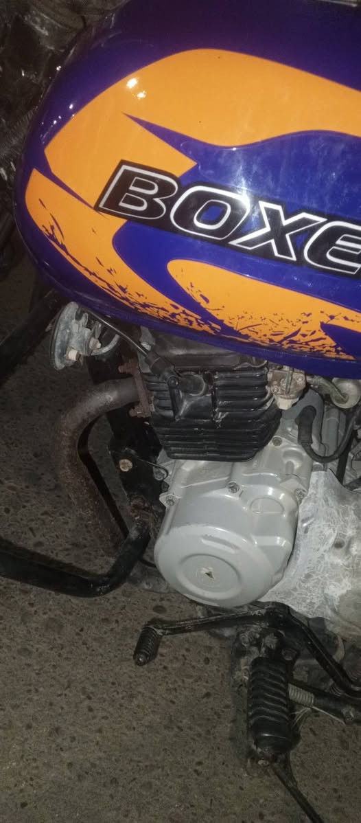 سلام عليكم بوكسر فحل موديل 21 محرك مكفول مكاني كحلاء مستعجل على بيعته سعره مليون و300 وبي مجال ***********
