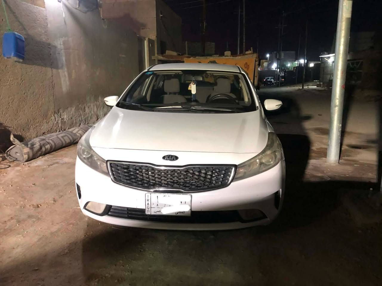 السلام عليكم سيراتو لل بيع موديل 2017 سياره جهازه ع آخر من تخم تاير حداديه سنويه لل2029 رقم مثني سياره مكفولة كفاله عامه حته من شخط سياره انضف من صور السعر 145وبيهه مجال مكان السياره السماوه مكلف بنشر رقم صاحب سياره ‏‪***********‬‏
