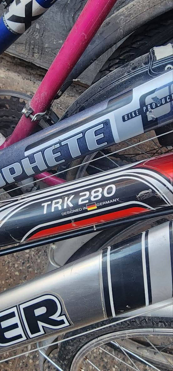 سلام عليكم  الاسعار من 100 لل250 حسب نوع تفاصيل مذكوره بلفديو اخوان ما متواجد على الفيسبوك خابرني لو تراسلني على واتساب *********** وتدلل تحياتي للجميع عنوان نجف
