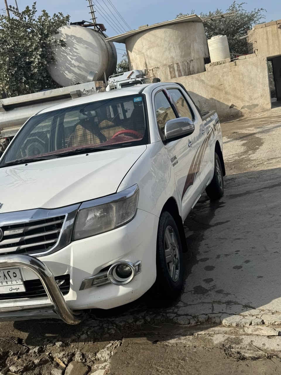 هيلوكس 14  فول موصفات بسمي. بيها بارد فقط جوه الباب باقي. شوف عينك سياره. مال جنايه ٢١٠ وبيها مجال مو شراي. لا تخابر ***********
