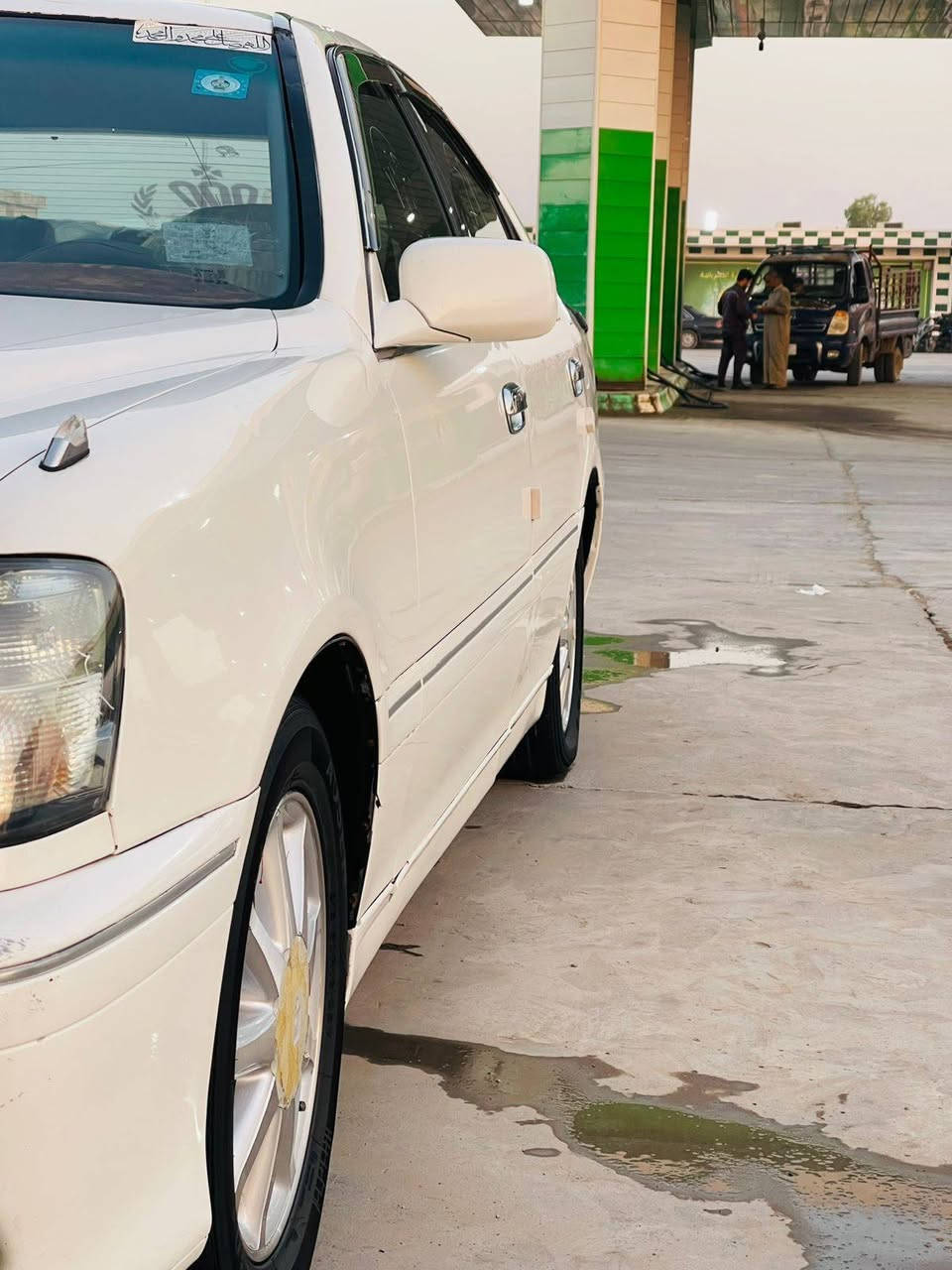 سلام عليكم جنون ملكه للبيع
الموصفات
محرك ديفور كبير

شاصي 75
اربع كشنات كهربائي
ابيض صدفي
اربع دكم
كصه قمره فقط            .       السعر 60,وبيه مجال قليل
وكاله ثاني يوم عامه بسمك

 قرار 48 
سياره فول عده الفتحه
الهاتف *********** 
المكان الحله القاسم (ع)
