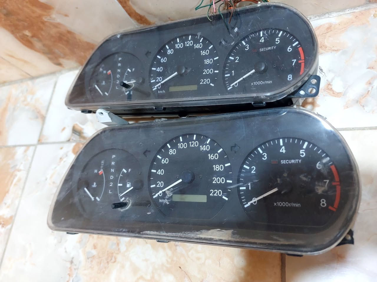 السلام عليكم. عينات او كيجات لسيارات كامري اوكورلة.موديل 2000. لتحوير سيارات كلايز 7راكب.موديل91_95. 96_2000. 2001-2007.السعر 40الف كما يوجد توصيل لجميع محافظات العراق وتساب او اتصال ***********
