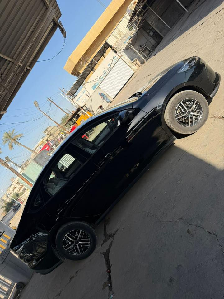 للبيع بي وايدي سيل 5 مرقم بغداد ب اسمي
كفالة عامة —-)
ماشية 4 الاف ويل كروم السياره بوضع الوكالة مع كامل ملحقاتها شاحنه و ارضيات و كارت وبصمة وفوم تايرات و جميع الملحقات كاملة 
السعر 18.450 مليون  وبيها مجال بسيط 

العنوان بغداد / الكرادة 

التواصل / ***********
