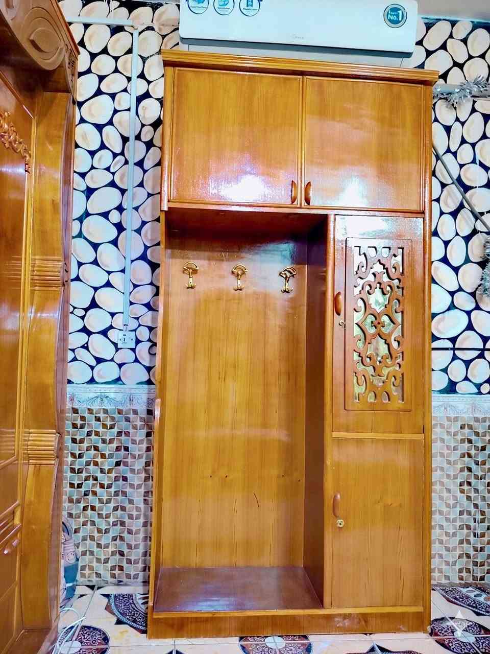 غرفة اخشاب صاج تسكام درجه أولى داخل وخارج صاج ام السته طابقين ام المسرح جملون ام الاناره مستخدم نضافة 100بل 100موديل راقي كنتور دنك زاويه كنتوريه ملحق دوشمه وترتيب واناره ضهر جرجوبه براغي ملحقات كامله للبيع الديوانيه اتصال ***********
