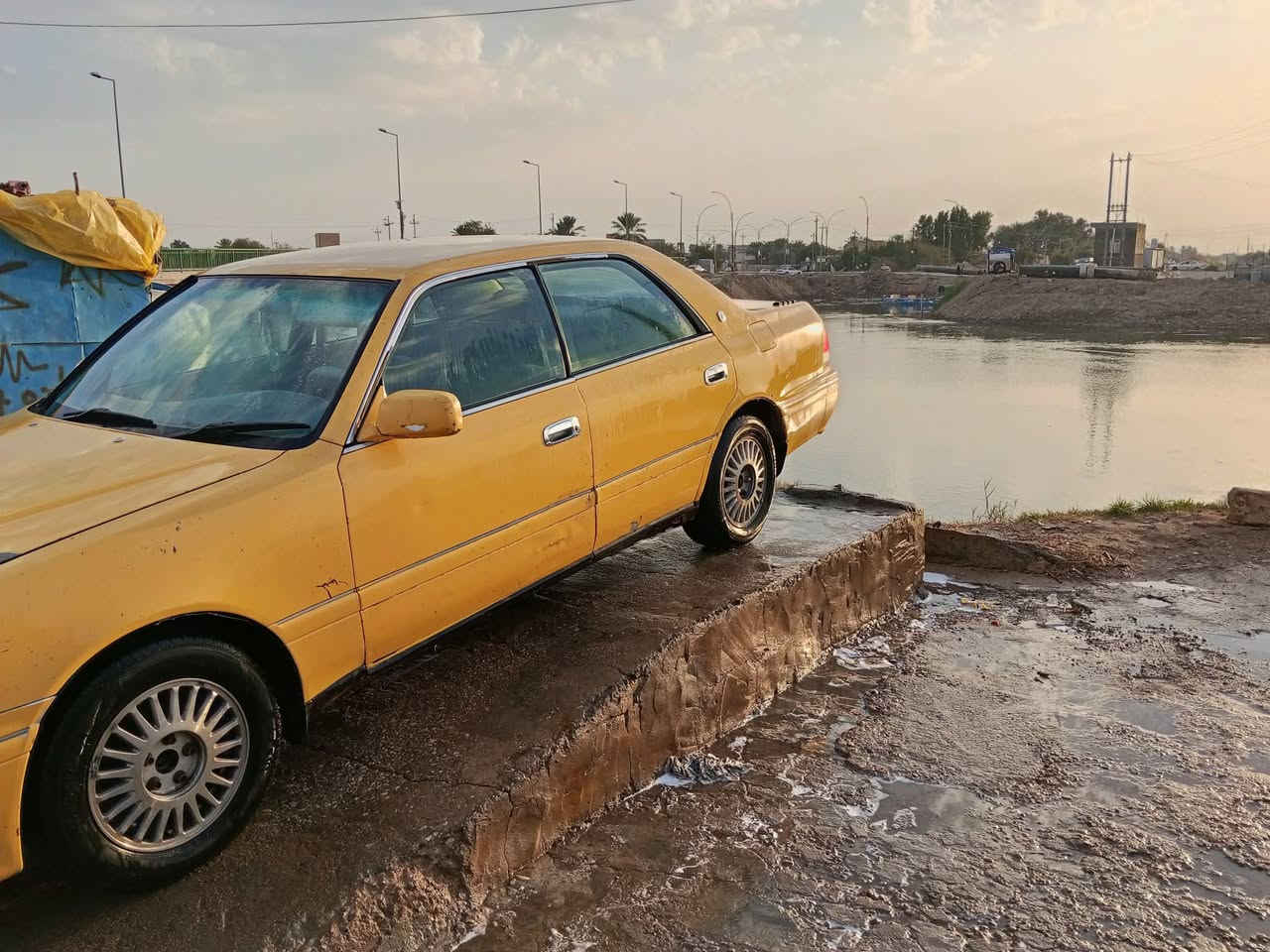 راس الثور موديل 2000 سياره جاهز تخم تاير تبريد مكفولة من ضربة القوية من الكصه  وكالة عامه السعر 55 وبيها مجال ***********
