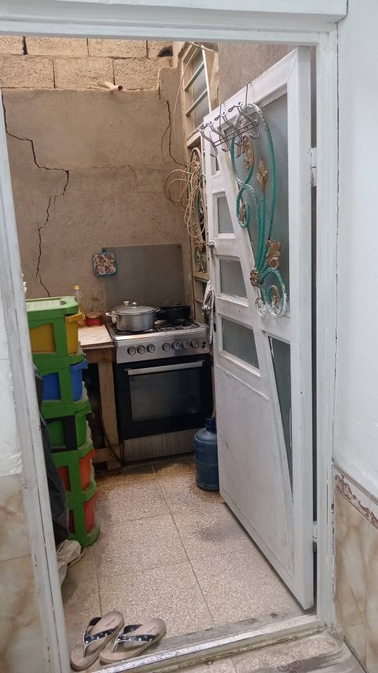بيت زراعي للبيع المساحة ٥٠ متر شارع المطار مقابل باب الخروج السعر ١٧ قفل رقم واتساب *********** النجف, العراق
