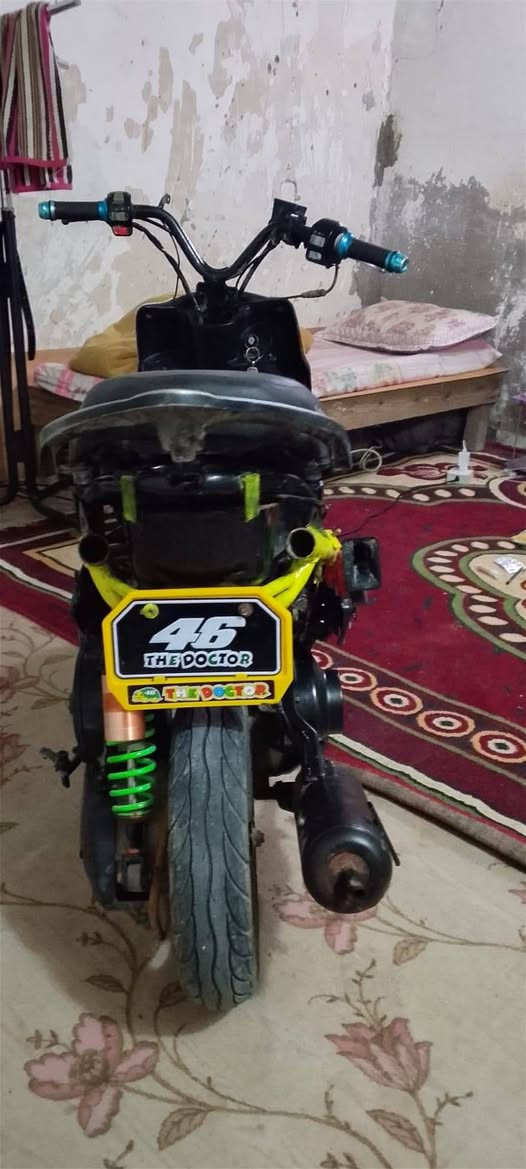 دراجه ماكس للبيع شرط الشغل وبیها سرعه تشک الکاع دراچه جلو ومرتبه ورایدها بسعر مناسب 250 مکانی البصره *********** وات ساب او خط البصرة, العراق
