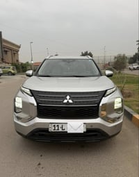 للبيع اوتلاندر 2023 وارد امريكي  رقم بغداد  عداد ديجتال حادثها جاملغ و...