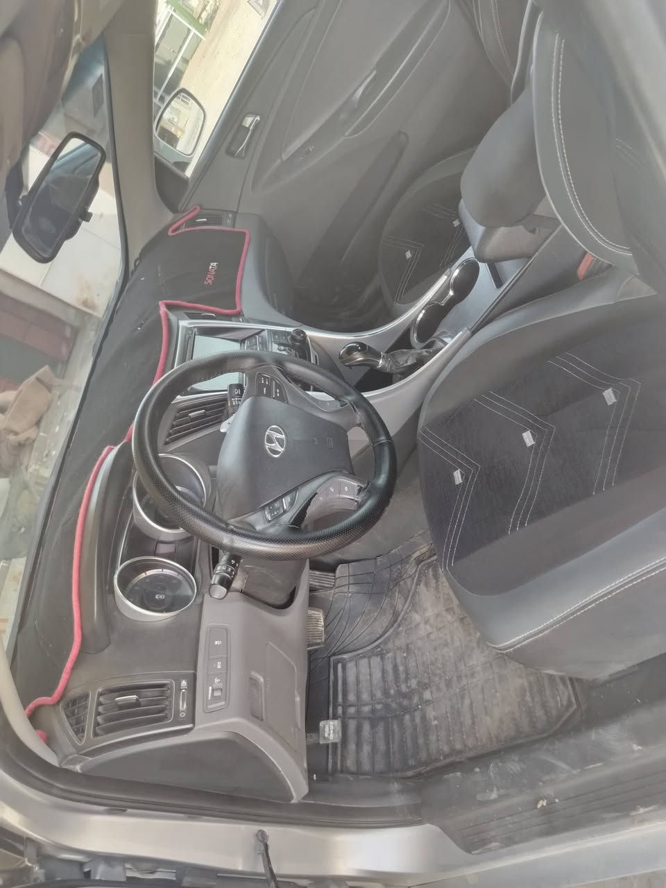 السلام عليكم للبيع سوناتا موديل ١٢ أمريكي فول مواصفات واحد على واحد حادثهة جاملغ خلفي بدون حوض وتكمة غير هذا مكفولة من كلشي بيهة بدايت جراد بمكانات للبيع مكاني بغداد بليوسفية السعر ٩٧ وبيهة مجال قليل ***********
