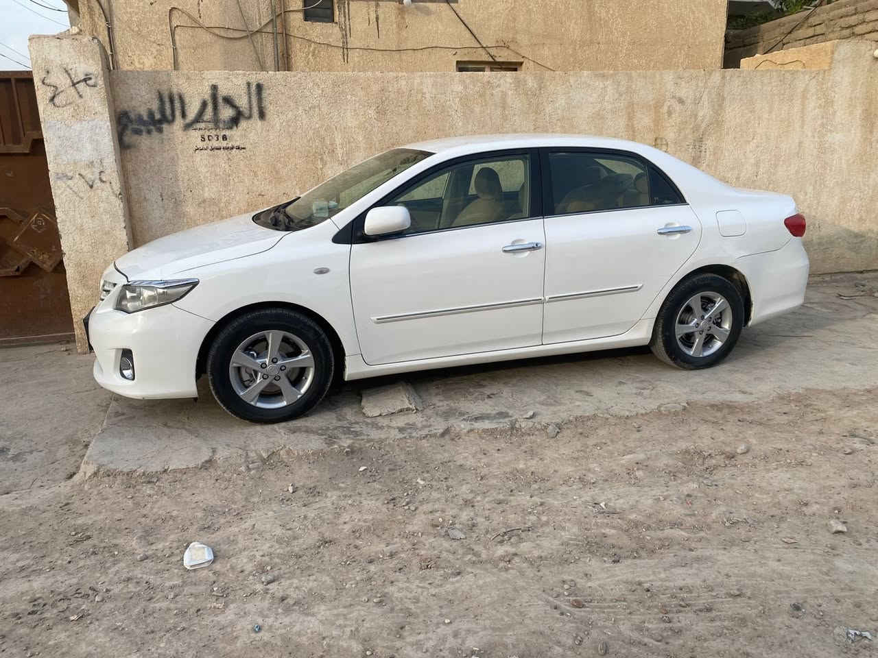 السلام عليكم 
كورلا XLi
سياره جديده 
تبريد شغال 
تدفئه شغال 
كير مكفول 
محرك مكفول 
صدر جديد كامل 
تايرات جديد 
باتري جديد 
ادامه كامله 
ماشيه 190
رقم سليمانيه 
السعر 125 بيها مجال بسيط 
***********الاتصال
