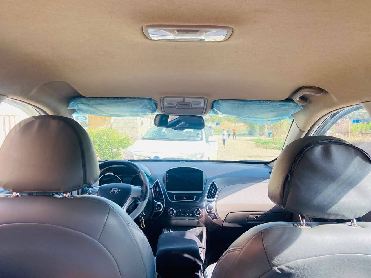 هونداي توكسون للبيع ٢٠١١
لون اليض
رقم سليمانيه 
سنويه لحد ٢٠٢٨
٤ ويل كروم 
شاشه ايباد
سياره بدون ضربة و صبغ و شخوط 
سياره نضيفه مال بيت 
ماشي ١٩٠ الف حقيقي 
السياره فقط مبدله كازكيت 
عنوان السياره ديالى خانقين 
للاستفسار عن السعر الاتصال على الرقم 
***********
