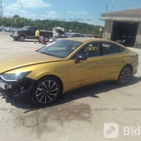 سوناتا موديل2020 لون مميز فول ما عدا الفتحة وراد امريكي حادثها موضح با...