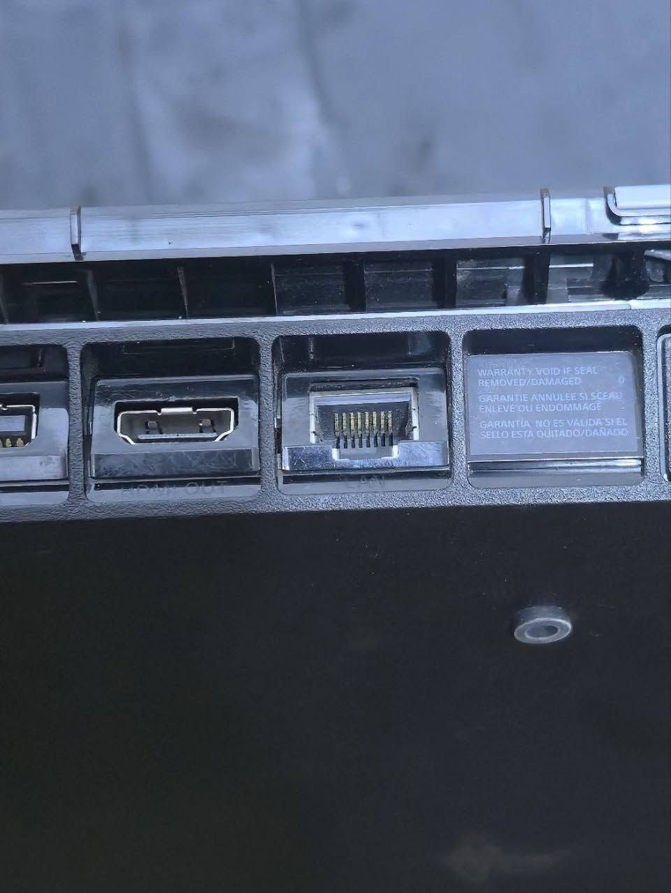 سلام عليكم ps4 slim 500G
الجهاز مهكر نظام 11 والالعاب الي بي 
gta v
Resident Evil 4
Resident Evil Village
black ops 6
gost of tsushima
red dead 2
The last of us 1
سعره 225 ومكاني ديوانيه وماعندي توصيل 
تواصل خاص او واتساب ***********
