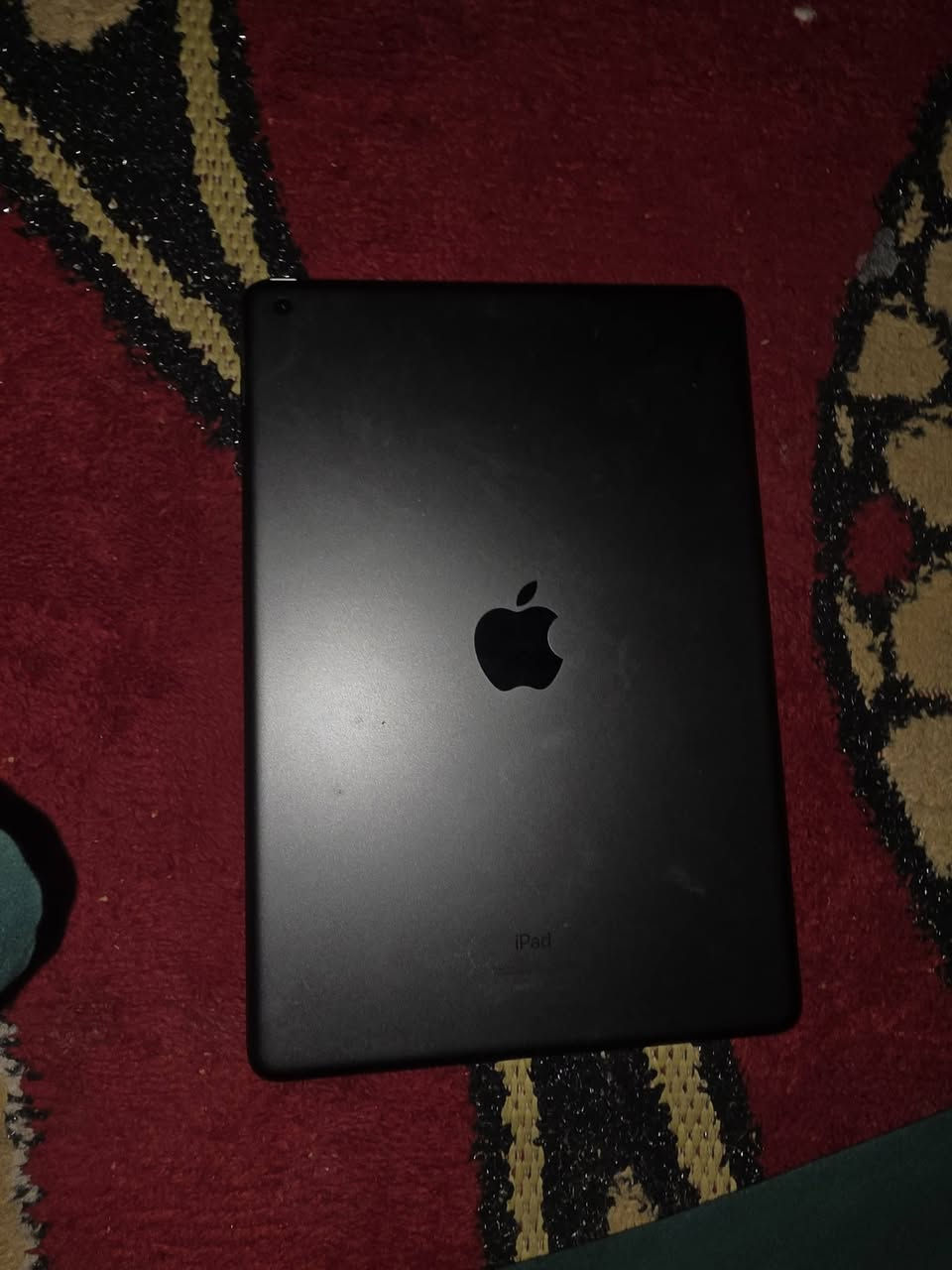 🔥 للبيع iPad 9 الجيل التاسع 🔥
✅ السعة: 64GB ✅ الإصدار: iPadOS 27 ✅ المعالج: Apple A13 Bionic الجبار ✅ الشاشة: 10.2 إنچ Retina HD بألوان ودقة ممتازة ✅ البطارية: تدوم لساعات طويلة ✅ يدعم قلم Apple Pencil (الجيل الأول)
🎮 إذا تدور جهاز للدراسة، الشغل أو الألعاب فهذا خيار قوي جدًا.
يشغل أشهر الألعاب مثل: • PUBG Mobile • Call of Duty Mobile • eFootball • Free Fire • Roblox • Genshin Impact
ويقدم أداء سلس، ومعظم الألعاب تشتغل بثبات لحد 60 FPS حسب اللعبة وإعداداتها، لأن شاشة الجهاز 60Hz.
💥 جهاز عملي، سريع، وأداؤه ممتاز، ويعتبر من أقوى الأجهزة ضمن فئته السعرية. 220 وبي مجال  كربلااءء او مراوس حسب القناعه 
📞 للتواصل: ***********
