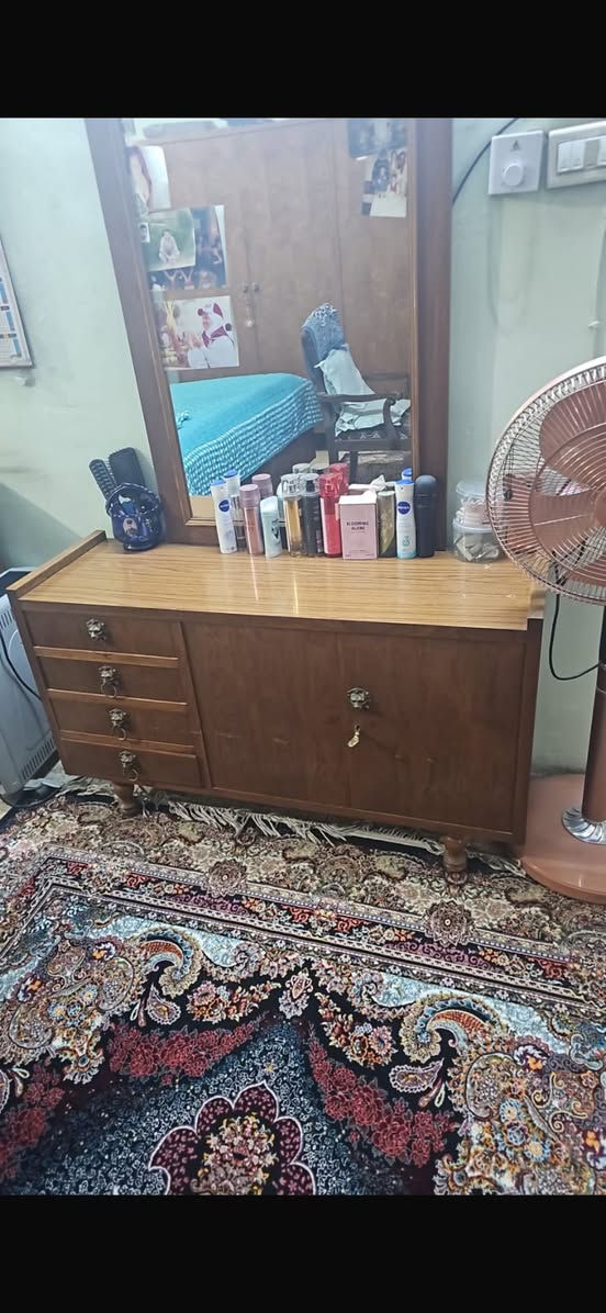 السلام عليكم بسبب الوعود الكاذبة اعيد نشرهم 
عندي غراض للبيع
مبردة ميرسال حجم كبير ب١٥٠ الف
تلفاز سامسونك بلا نت مع ميزه ب١٥٠ الف 
غرفة نوم عراقية اي ضرر مابيها ب٧٥٠ الف تتكون من خمس قطع 
ميز طعام صاج مع ٦ كراسي اي ضرر مابيه ب٢٥٠ الف
ثلاجة ١٠ قدم نظيفه ب١٥٠ الف
ثريا واحده مع ٤ براكيتات ب١٥٠ الف 
بوڤيا ب٧٥ الف
سرير طفل ب١٠٠ الف 
مكاني بغداد كرادة


**إذا كنت صاحب هذا الإعلان وتريد حذفه لأي سبب، رجاءا أرسل رسالة إلى الدعم الفني**