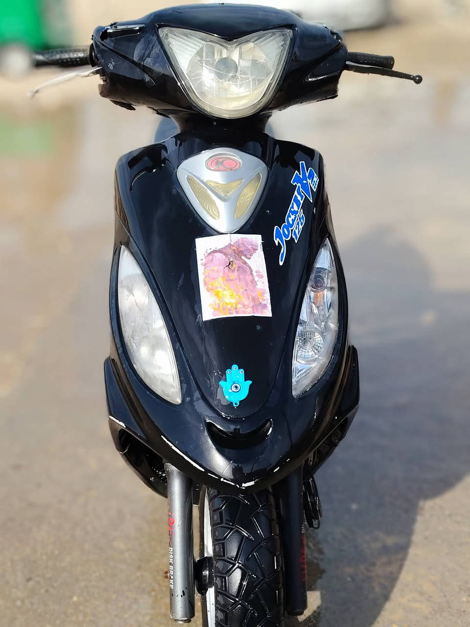 كامكو V2  جاهزه 2015 لايت زنون هورن سيدان كيجات اشاير كيلو متر شغال تايرات خلفي  وامامي جدد امس شادهن باتري جديد مابيها اي نقص شلعه كلشي جديد فيتم جديد جاهزه من كلشي


**إذا كنت صاحب هذا الإعلان وتريد حذفه لأي سبب، رجاءا أرسل رسالة إلى الدعم الفني**