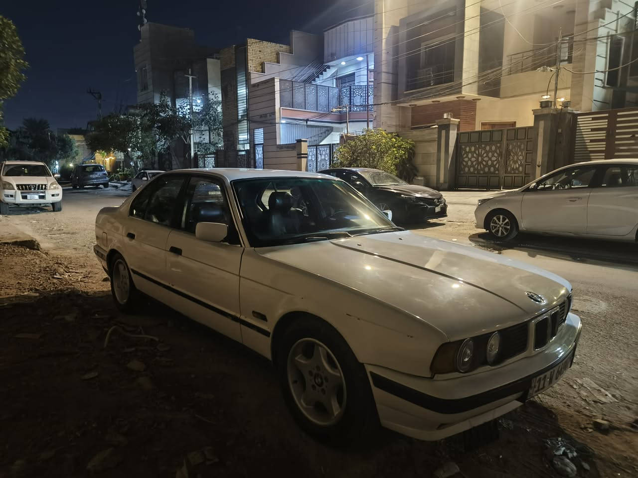 السلام عليكم

Bmw 525 للبيع

كير عادي

الموديل 1990

محرك 2500  مفتوح

مكان السياره بغداد شارع فلسطين

السعر ٤٧ ورقه وبيهه مجال

للتواصل واتساب ***********
