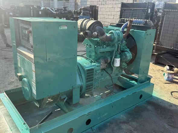 السلام عليكم مولد كمنز 60 كيفي 4 بستم أمريكي اصلي 🇺🇸العنوان بغداد رقم ***********
