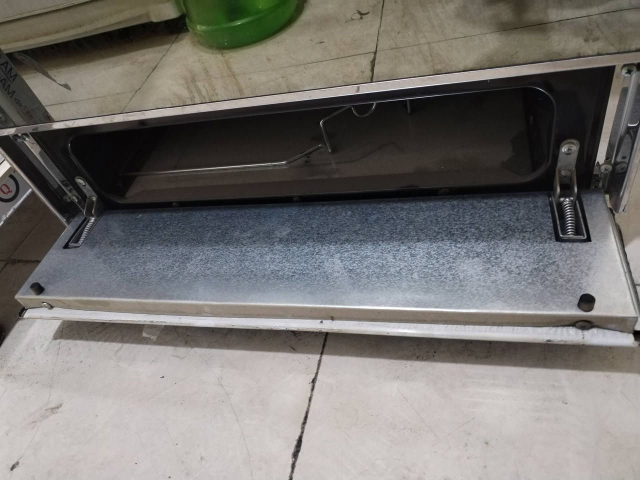 Royal Gas (رويال جاز) للبيع  طباخ
صناعة مصر الأصلي 
4 عيون
قياس 60×60 سم
موديل 5640
مع فرن وشواية ومروحة (Fan) (مستعمل شهر واحد) مكاني بغداد حي الجامعة للاتصال ***********
