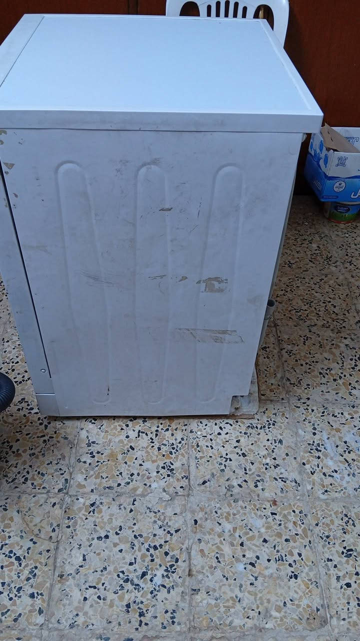 غسالة الصحون جديده مامستخدمة للبيع بيكو تركيه باب اول الحجم الكبير السعر ٣٥٠ ألف العنوان كربلاء الحر الصغير قرب جامعة أهل البيت عليهم السلام ***********
