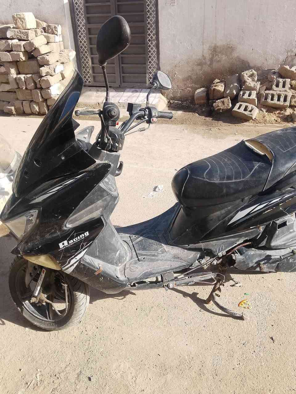 السلام عليكم دراجه سترونك للبيع
2023عوزه بس سلف شغاله بس أبيع كوم حديد الدراجه متروكه
السعر150
الناصريه مركز
رقم الواتساب***********
