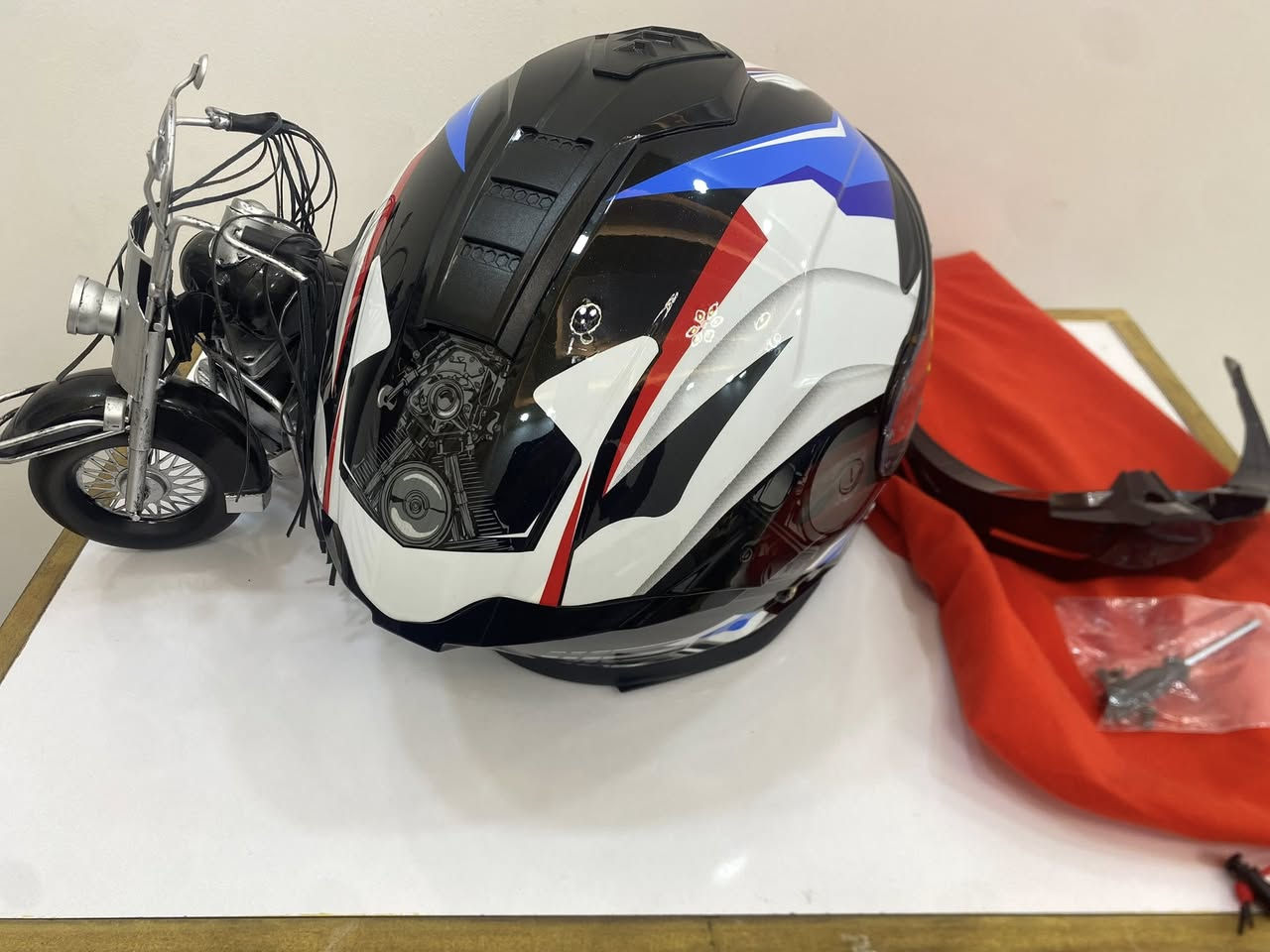 خوذة قياس Lسعر 80تم وبالعافية


**إذا كنت صاحب هذا الإعلان وتريد حذفه لأي سبب، رجاءا أرسل رسالة إلى الدعم الفني**