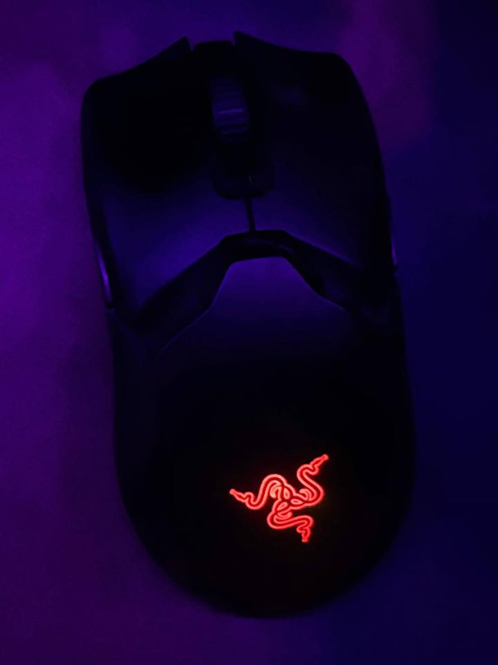 ماوس
Razer Viper 8KHz (Wired)
رقم الموديل: RC30-030501
🔹 حساس ودقة
حساس: Razer Focus+ Optical
أعلى DPI: 20,000 DPI
Polling Rate: حتى 8000 Hz (إذا مفعلها من برنامج Synapse)
eDPI ثابت وسلس بدون تسريع
🔹 الأزرار والمفاتيح
8 أزرار قابلة للبرمجة
Optical Switches (سريعة ودقيقة وتدوم فترة طويلة)
عمر الضغطات: ملايين الضغطات بدون مشاكل
🔹 التصميم
وزن خفيف جداً: حوالي 71 غرام فقط
تصميم Symmetrical (ينفع لليد اليمنى واليسرى)
سلك Speedflex مرن وخفيف لتحريك سلس
🔹 توافق
يشتغل على Windows / macOS
وحته على لايباد تكدر تربطه
/واتساب موجود نتفاهم علسعر 
لميعرف سعره يسئل فدوا اروحلكم 
الموقع بغداد ومتوفر توصيل 
***********
