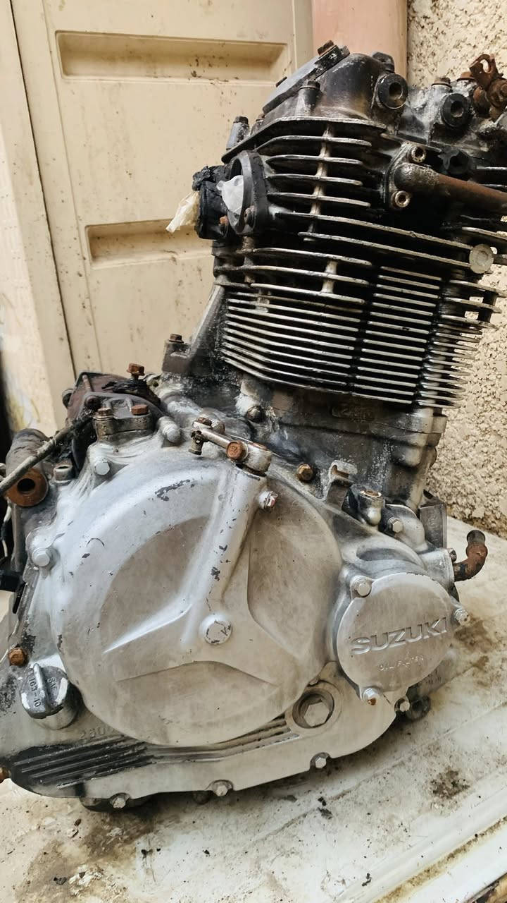 سلام عليكم متوفر مكينة سزوكي حجم 750 بسم واحد بلكلت 2 و2كابريتر للبيع بسعر 250 الف توفر توصيل للعلم المكينه بلادية وشكرا 
مكان المكينة البصرة ***********
