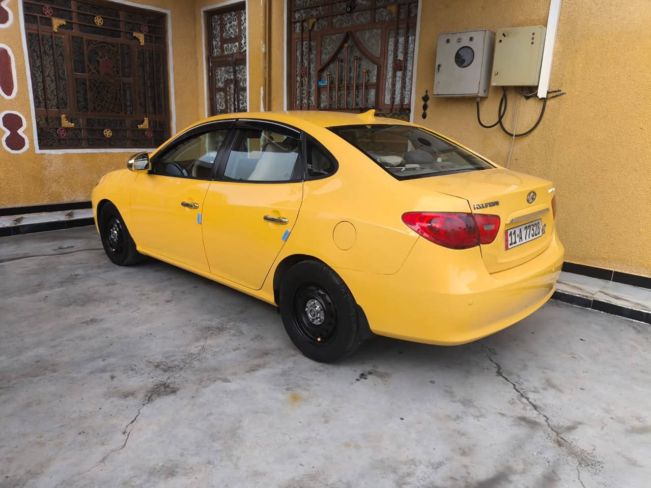 السلام عليكم النترا 2010 أمريكي
حادثها جاملغ خلفي سطحي بدون دواخل 
قبق الجنطه مبدل بلادي ليبل واحد 
رقم بغداد بسمي هزه جديده 
مكينه وكير خير من الله 
تخم تاير جديد صدر امامي خلفي جديد 
صبغه جديده السياره متعوب عليها 
السعر 98 وبيها مجال قليل حك الجيه 
مكاني ديالى خان بني سعد 
الرقم ***********
