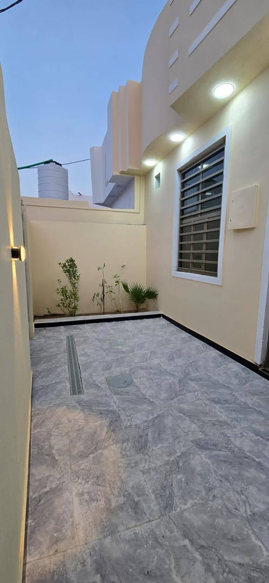 🏡 دار جاهز للسكن للبيع

📐 المساحة: 150 متر
📄 طابو زراعي عراقي – سند 25

🛏️ التفاصيل:
غرفتين نوم
ديوان
صالة
مطبخ
صحيات داخلي وخارجي

📍 العنوان: أبو الخصيب – طريق سيد حامد مقابل مدينة الأندلس
💰 السعر: 83 وبي مجال للتفاوض

✅ جاهز للسكن
✅ مناسب للعائلة
✅ موقع جيد وقريب من الخدمات

📞 للاستفسار: اتصال أو واتساب
***********/***********
