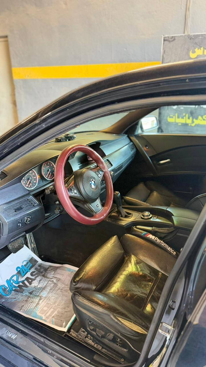 بي ام دبليو 2007 550i 
اصل مـن النوادر  فول مواصفات 

محرك بحالة ممتازة 5000 تنفس طبيعي 
كير كهربائي أوتوماتيك بحالة ممتازة 
 M السياره عليها كت كامل 
دعاميات و دوس وجاملغات وويل ١٨ ودرگة كلها ام 
كشنات حضن كهرباء خزن ميموري وهيترات تدفئة 
225الف mil 
سنويه تسقط شهر الرابع شرط تحويل 
وارد امريكي حادثها شبرين داير جاملغ خلفي فقط بدون دواخل (صبغ حزام اثر جراد ) 
رقم صاحب سيارة ***********
