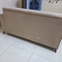 تخم • ديوان • ١٠ مقاعد
