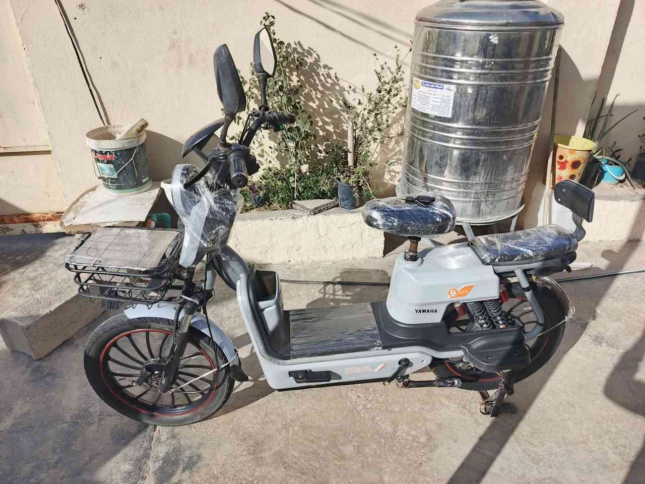 سلام عليكم دراجه شحن موديل 25جديده تاير متين  بصمه سويج كارت كلهن شغالات ابلاتوث  
دراجه مال جناي  سعرها 300 مكاني ديالئ بعقوبه  تحرير 
الستفسار  اتصال برقك ***********
