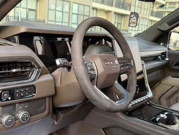 GMC يوگن 2025 
رقم بغداد الجديد بأسمي 
كفالة عامه 

مغلفة PPF اصلي ضمان 10 سنوات 
ضمان ووكالة المنصور
سياره اخت الزيرو ماشية 2800 كم 
حجم المحرك 5.3 V8 
ويل 20 
مقاعد جلد وتدفئة 
تشغيل عن بعد                     
باب خلفي كهربائي 
كراسي امامية كهربائية 
كراسي خلفية متحركة كهربائية 
ميموري خزن كرسي السائق 
حساسات أمامية وخلفية 
شاشة Apple Car play 
4 كاميرات محيطيه
3 قطع تبريد
مكان السياره : بغداد / حي الجهاد
السعر 684 ورقه وبيها مجال بسيط 
0775 600 8000
