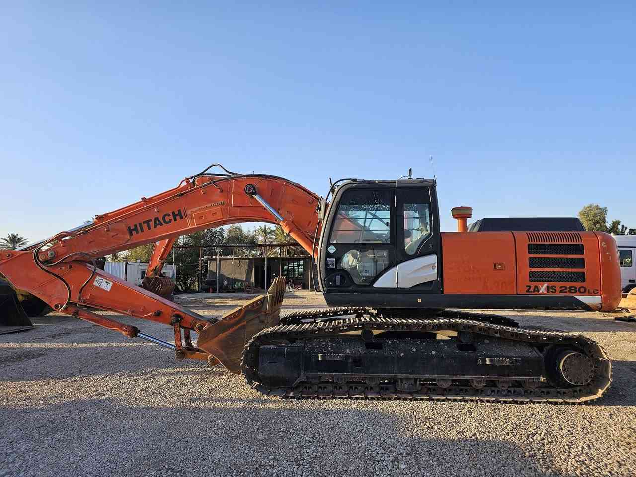 بسم_الله_الرحمن_الرحيم
يتوفر  لدى شركة سيد مؤيد الياسري للتــــــجـارة العــــــــــــامـــــــــه⚡️  
بســم الله 
سلام عليكم 
للبيع حفاره هيتاشي 
جي فايف  
حجم 280
بم ونوزل 
موديل 2015 
مشتغل بل عراق 
عنوان الشركة بابل جبله طريق صويره
(الاتصال 📞:والاستفسار
***********
***********
***********
