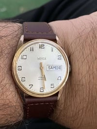 ساعة سويسري • اصلي قديم • مختومة