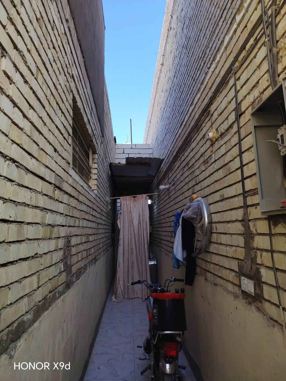 دار للبيع 70م
طابو زراعي سند 25 دار مرقم

يحتوي على صاله و غرفه و مكشوفه و تخاريخ

بناء طابوك اساس صب سقف عكاده

عنوان نجف الاشرف شارع المطار الجديد عمود 55 قريب على سايدين مال مطار منطقه جديده بصفه شارع علكم صايره بين شويلي وعلكم 

سعره 60 مليون

اتصال على رقم

***********
