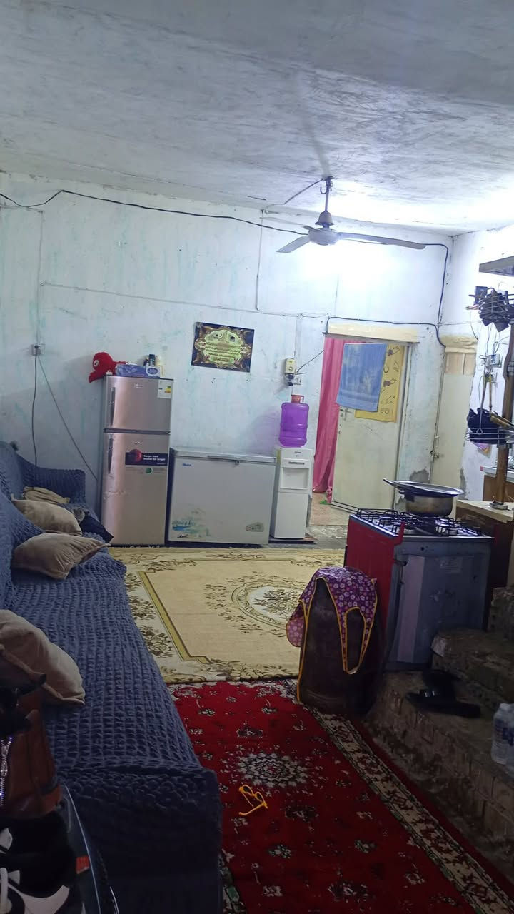 سلام عليكم دار للبيع حي المنتظر شيشيان لبيت كامل خدمات استفسار على رقم ***********
