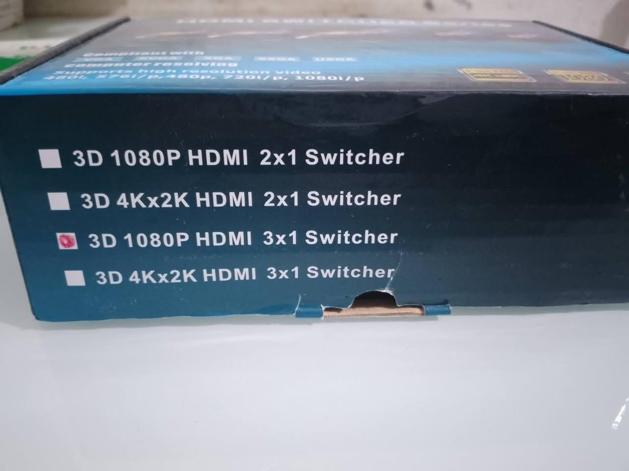 هذا المنتج هو مبدل HDMI (HDMI Switcher) مصمم لتوصيل عدة أجهزة مصدر (مثل أجهزة الألعاب أو الكمبيوتر) بشاشة واحدة.دقة الفيديو: يدعم فيديوهات عالية الدقة بما في ذلك دقة 4Kx2K و 1080p.توافق الكمبيوتر: يتوافق مع أنظمة الحاسوب المختلفة مثل VGA، SVGA، XGA، SXGA، و UXGA.الاستخدام: يسمح بالتبديل بسهولة بين إشارات الصوت والفيديو من أجهزة مختلفة دون الحاجة إلى توصيل الكابلات وفصلها يدويًا من خلف التلفزيون.مبدل HDMI (HDMI 
الي يفيده يخلي سعر وبالعافيه


**إذا كنت صاحب هذا الإعلان وتريد حذفه لأي سبب، رجاءا أرسل رسالة إلى الدعم الفني**