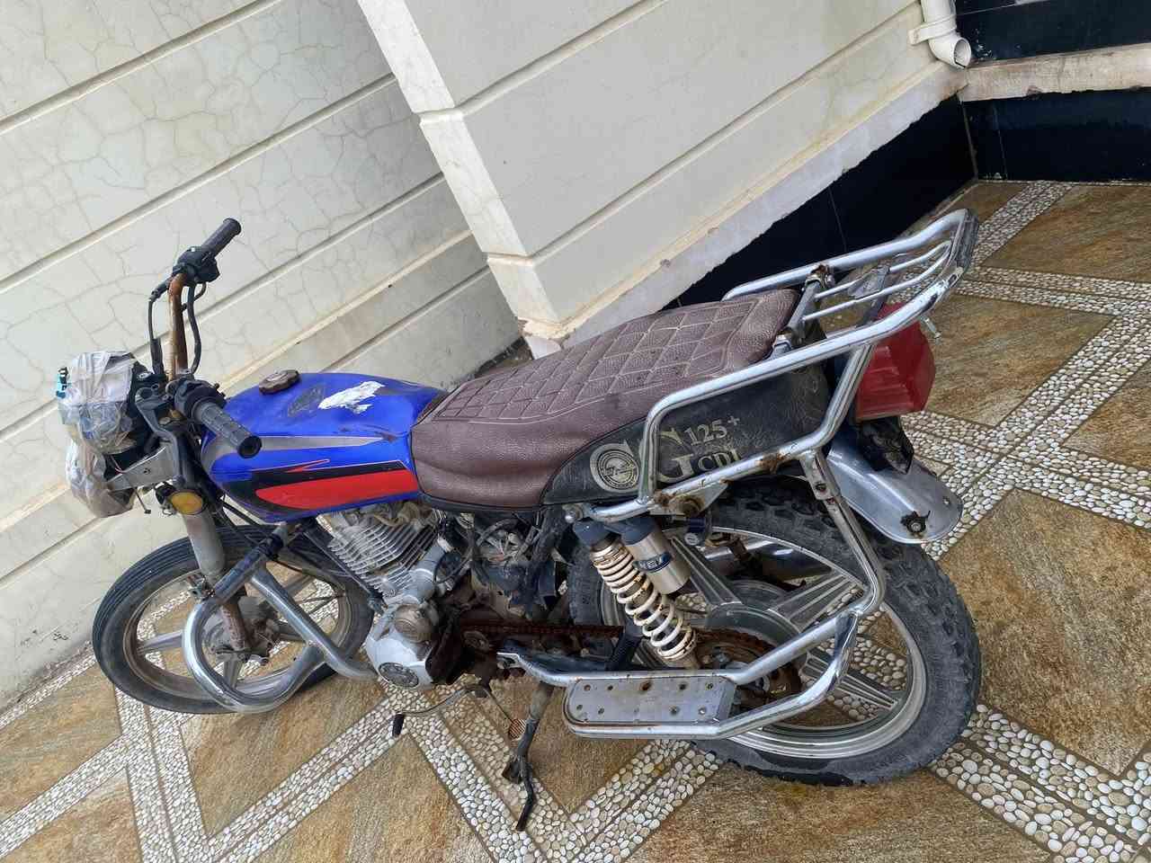 السلام عليكم جني موديل ٢٠١٨ محبوب جماهير بيه نقوصات بطاريه وجاملغ امامي ولايت شغال هندر واحد مبدل دهن وبلك وكابريتر جديده وراها وكفته مع  العلم جان مجودر بس طلعته صورته قيم واخذه ‭
‭٠٧٧٥ ٣٤٤ ٦٤٨٥‬
