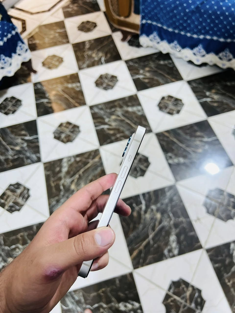 13عادي ماستر شرق اوسط الذاكرة 128 
البطارية 100مستبدلة
الشاشة مستبدلة نوعية اتخبل فيس ايدي شغال 
النظافة كما اشوف كدامك نظافة الشاصي 95‎%‎
المكان بغداد الشعب  السعر 295وبي مجال للغوالي


**إذا كنت صاحب هذا الإعلان وتريد حذفه لأي سبب، رجاءا أرسل رسالة إلى الدعم الفني**