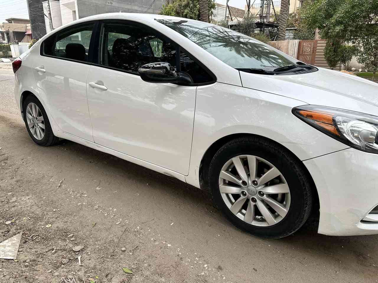 شلون الشباب فورتي للبيع موديل ٢٠١٥ بيها بس جنطه صبغ وبارد شويه بالباب الخلفي ورا السايق رقمها مميز باسمي السياره مكاني بالعامريه او حي الجهاد *********** سعرها ١١٨$ وبيها مجال مكينه ٢٠٠٠ دوش
