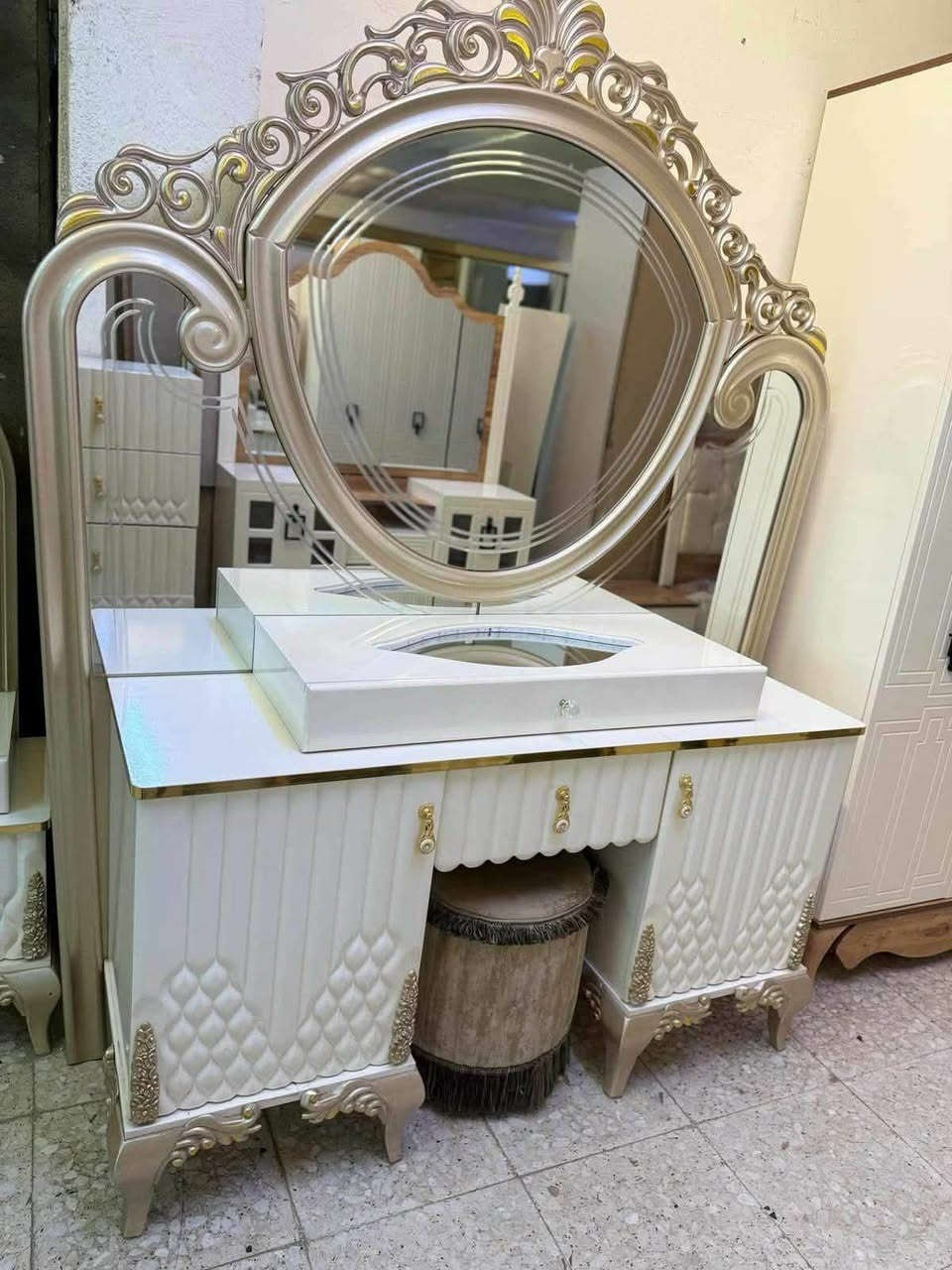 غرفة تركيه للبيع  🗣️                                                   ستفسار سكرين للمنشور وتفضل خاص🙏.                             الي عندة غرفة مستخدمه يدزلي صور ☺️                         حتى لو تعبانة اخذها🫠


**إذا كنت صاحب هذا الإعلان وتريد حذفه لأي سبب، رجاءا أرسل رسالة إلى الدعم الفني**