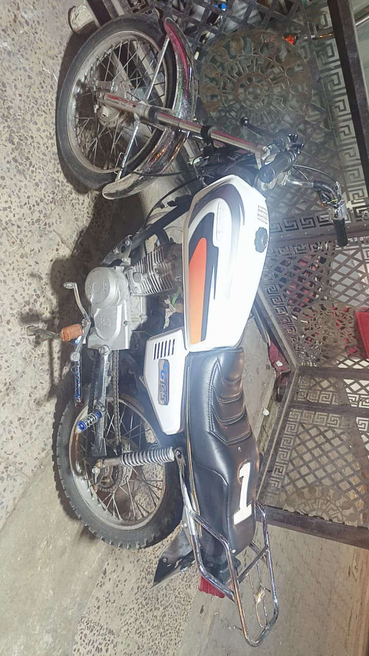 سلام وعليكم ماطور ايراني موديل  20محرك جديد 23ماطور  لوك شركه بدون عيب كله  كله جديد كهربايات شغاله كلهه شغال شراي تعال شوف بعينك شرط كومه ومعدل  ماطورً ما يحتاج مصرف  عنوان كركوك    ما متواجد عل فيس شراي خابر  وتدلل ميكون خاطرك اله طيب    يعجبك كل الهله بيك ما يعجبك اعبر المنشور ونشالله تلكه ال احسن منه سعر 275    بي مجال  للطيبين ***********
