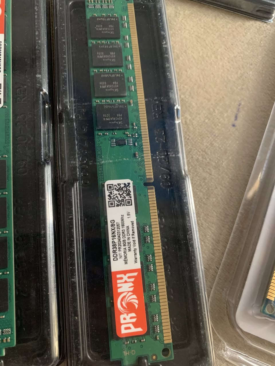رامات حاسبه ddr3 حجمه 8كيكا 4 قطع نطوني بيهم سعر


**إذا كنت صاحب هذا الإعلان وتريد حذفه لأي سبب، رجاءا أرسل رسالة إلى الدعم الفني**