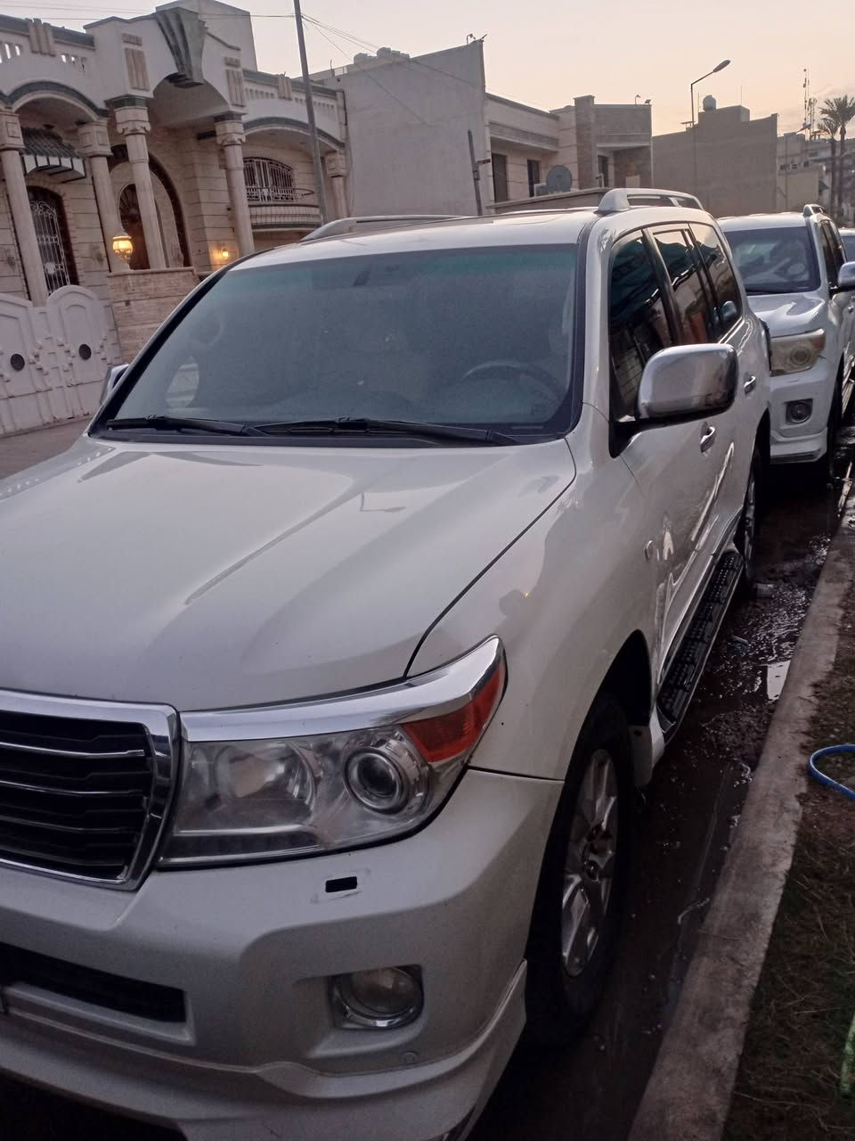 للبيع لاندكروز  ادوات بانزين ا موديل 2010 محدثة 2014 8 سلندر سيارة نظيفه جدا داخل مخمل صدر تخم تاير كامله بدون نقص سعر 200 و بيه مجال
اتصال
***********
